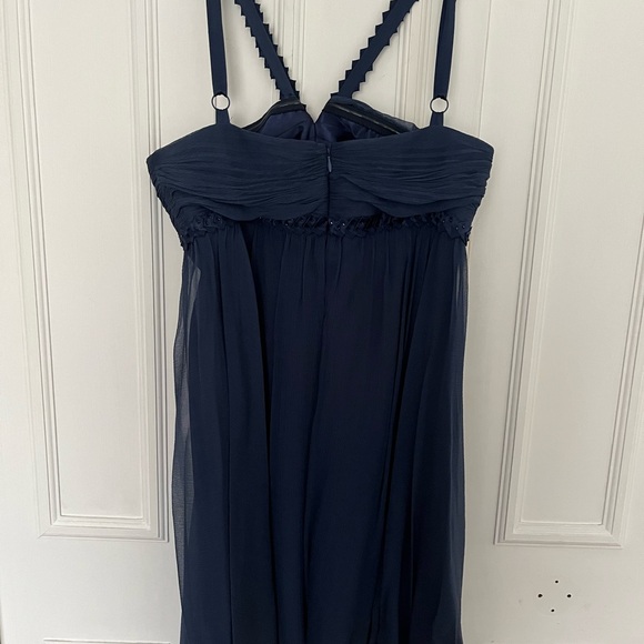 Beautiful blue BCBG short cocktail dress. Size 8. 100% silk crepe gauze fabric. - Picture 7 of 8